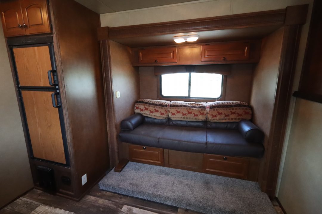Used 2014 Bison Trailers 4 Horse LQ MT Horse Trailer