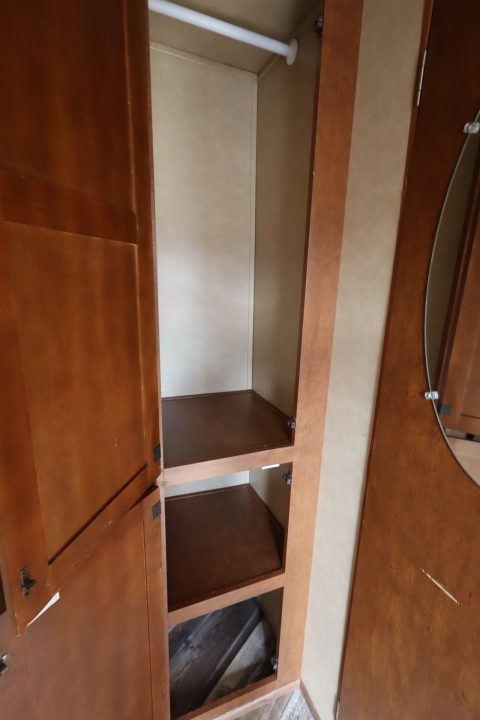 Used 2014 Bison Trailers 4 Horse LQ MT Horse Trailer