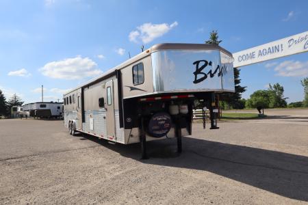 Used 2014 Bison Trailers 4 Horse LQ MT Horse Trailer