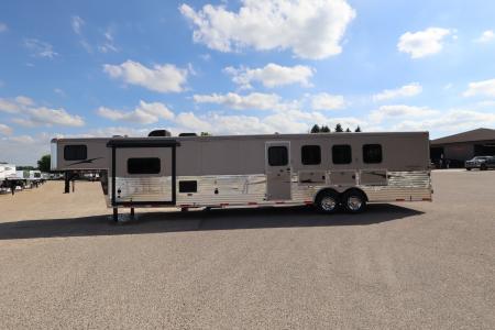 Used 2014 Bison Trailers 4 Horse LQ MT Horse Trailer