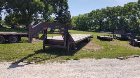Used 2002 Load Trail 102x35+5 Deckover Gooseneck triple axle Equipment Trailer 20K