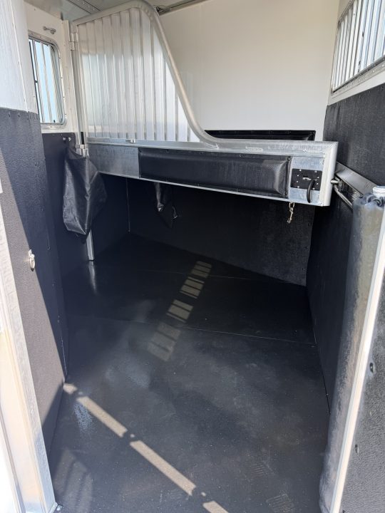 Used 2018 4-Star Trailers 2 Horse Slant Load Bumper Pull Horse Trailer