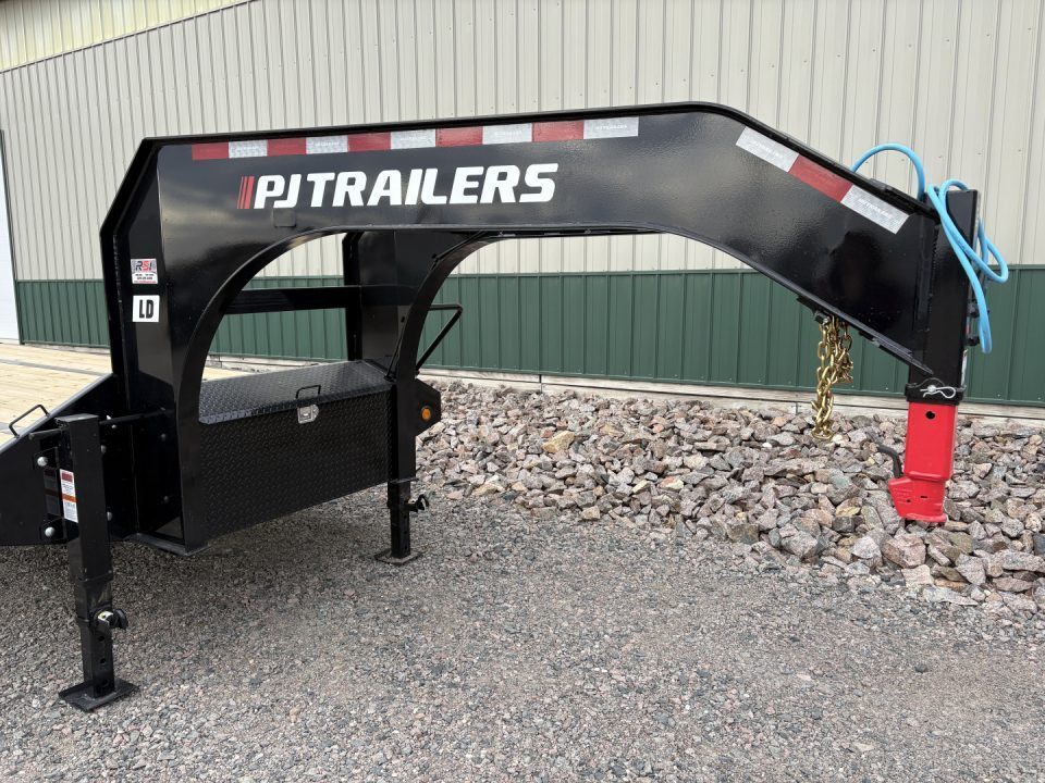 New 2027 30' PJ Low-Pro Gooseneck Trailer