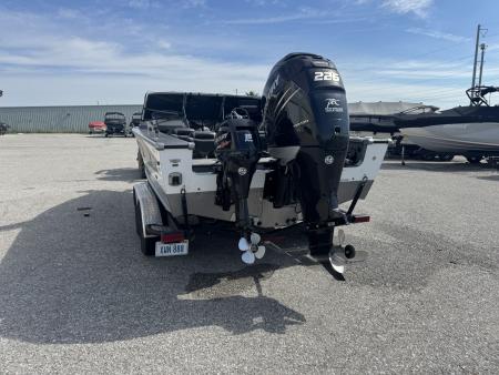 Used 2018 Lund 1975 Pro V Tournament Fishing Boat