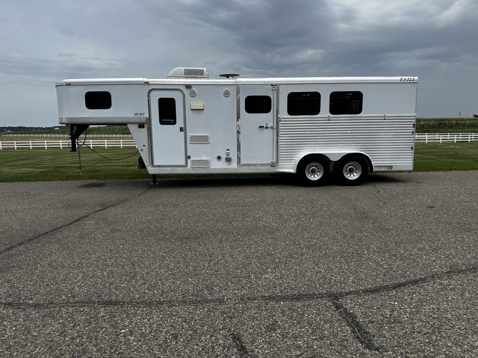 Used 2004 Exiss Trailers 3H LQ Horse Trailer