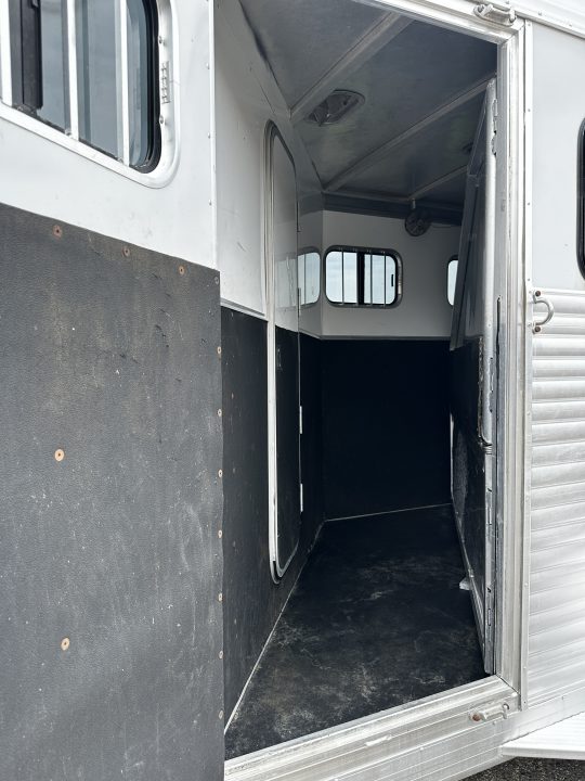 Used 2004 Exiss Trailers 3H LQ Horse Trailer