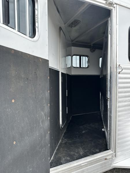 Used 2004 Exiss Trailers 3H LQ Horse Trailer