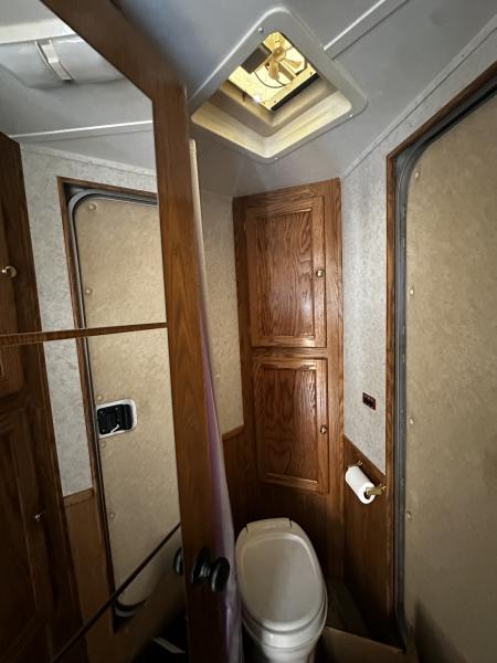 Used 2004 Exiss Trailers 3H LQ Horse Trailer