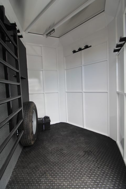 New 2027 Trails West Classic II Warmblood Horse Trailer