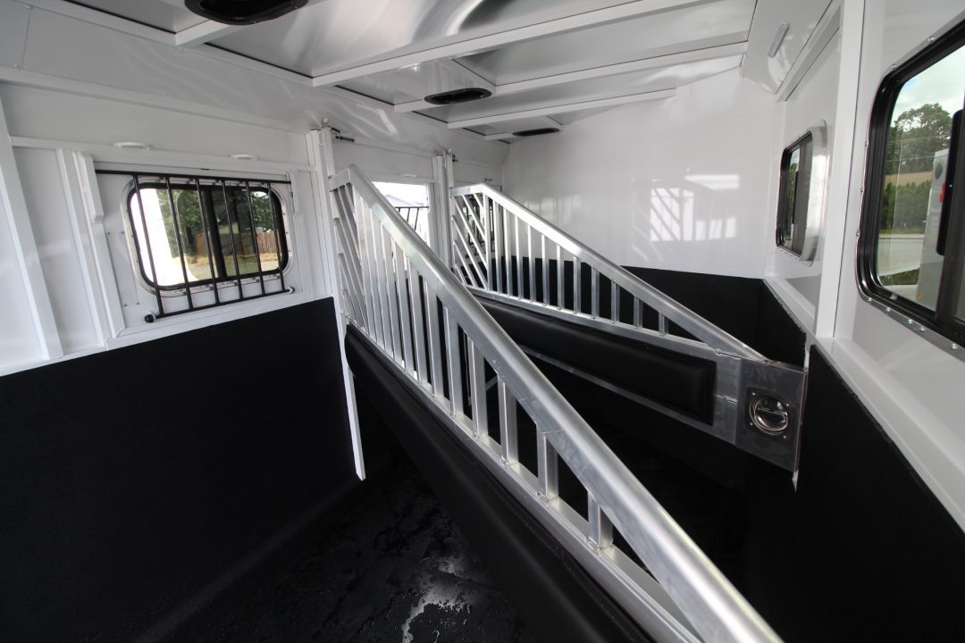 New 2027 Trails West Classic II Warmblood Horse Trailer