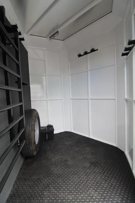 New 2027 Trails West Classic II Warmblood Horse Trailer