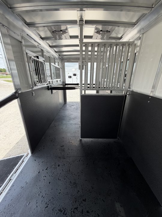 New 2027 Sundowner 2+1 Gooseneck Horse Trailer