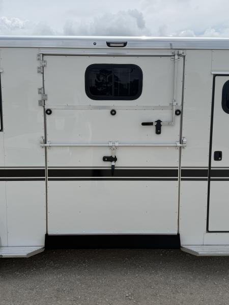 New 2027 Sundowner 2+1 Gooseneck Horse Trailer