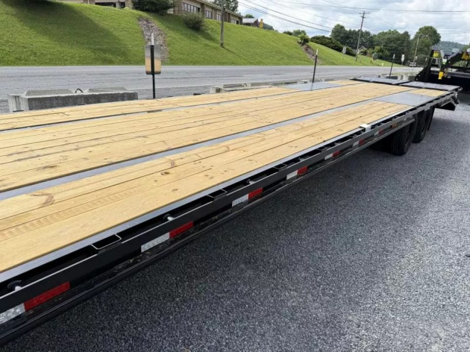 New 2026 Big Tex Trailers 25GN 102" x 25 + 5 Gooseneck Equipment Trailer