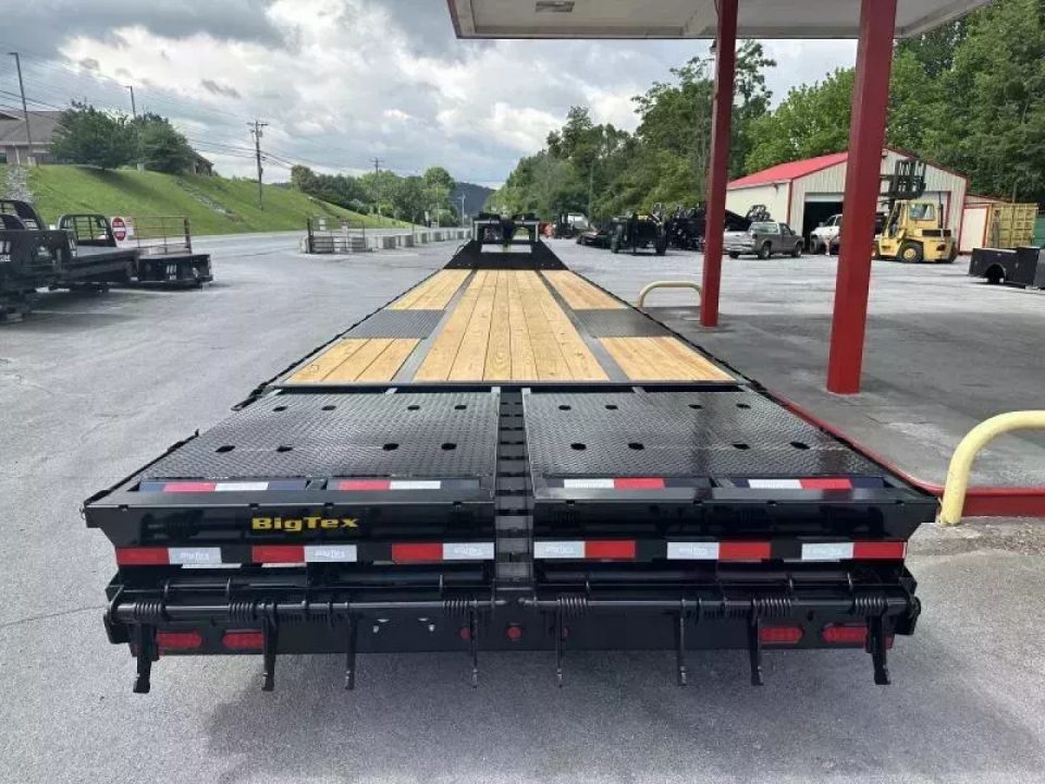New 2026 Big Tex Trailers 25GN 102" x 25 + 5 Gooseneck Equipment Trailer