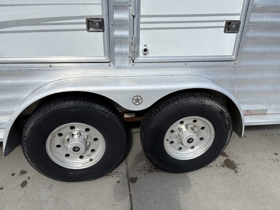 Used 2003 Bloomer 3 Horse Trailer