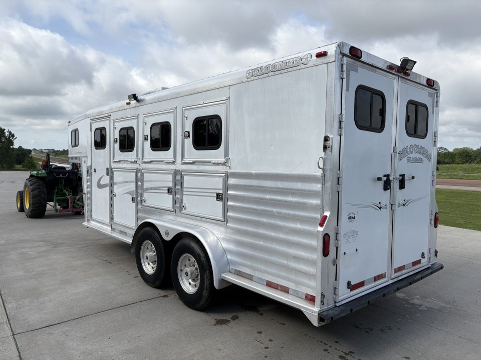 Used 2003 Bloomer 3 Horse Trailer