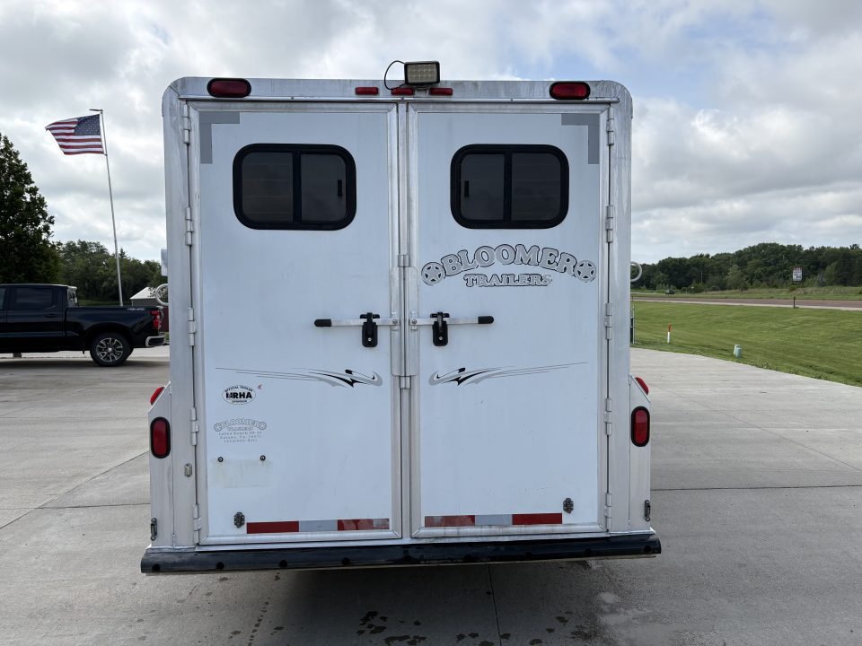 Used 2003 Bloomer 3 Horse Trailer