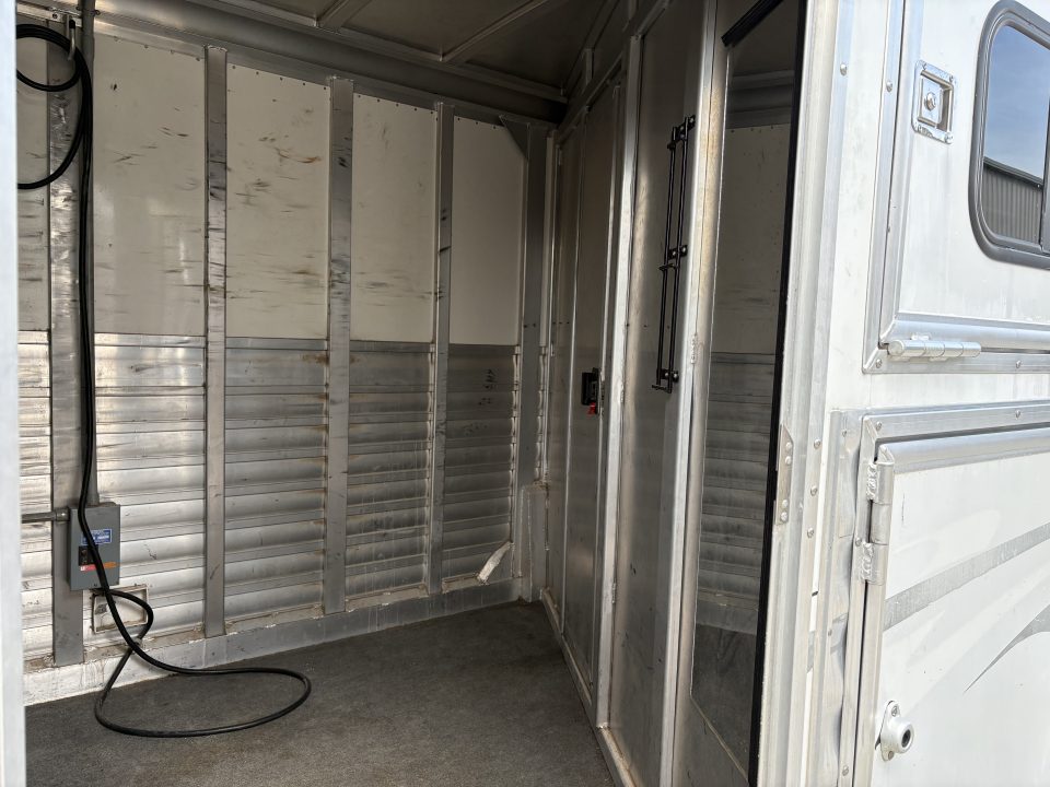 Used 2003 Bloomer 3 Horse Trailer