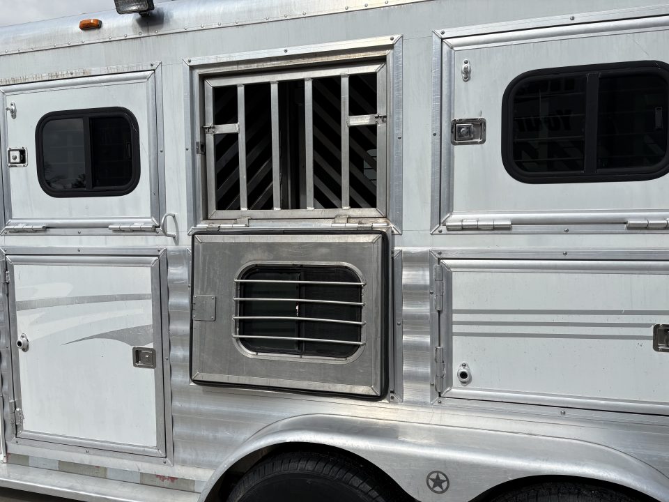 Used 2003 Bloomer 3 Horse Trailer
