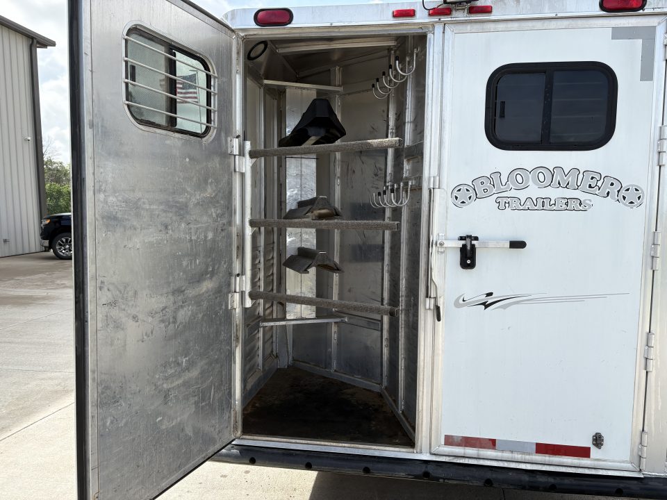 Used 2003 Bloomer 3 Horse Trailer
