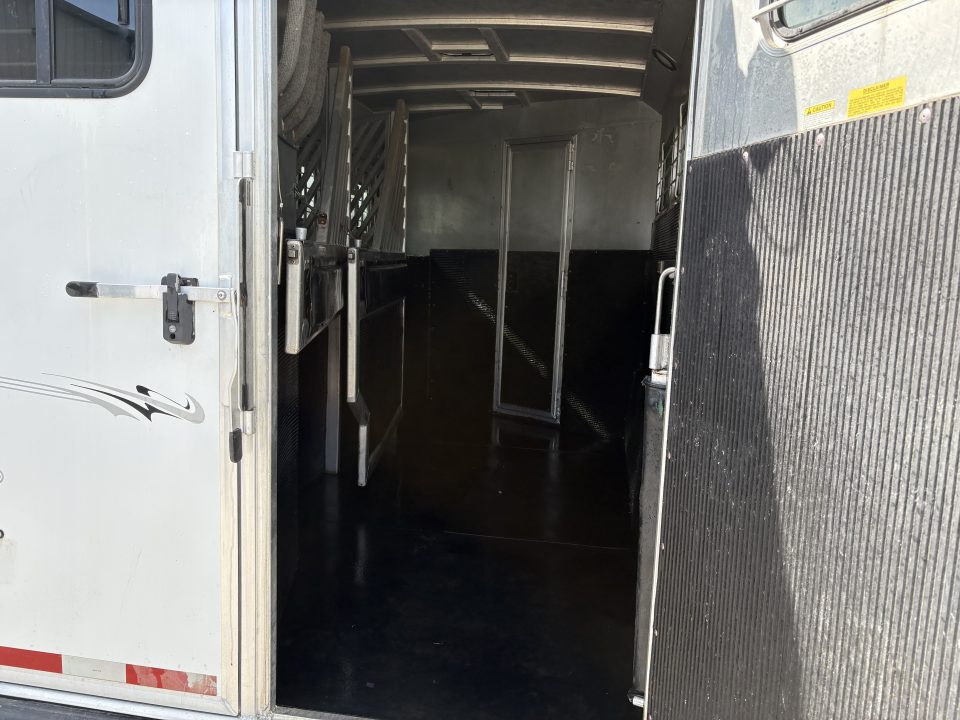 Used 2003 Bloomer 3 Horse Trailer