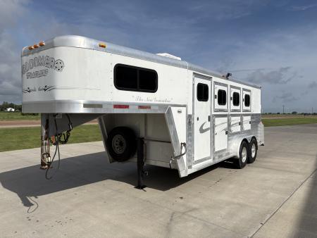 Used 2003 Bloomer 3 Horse Trailer