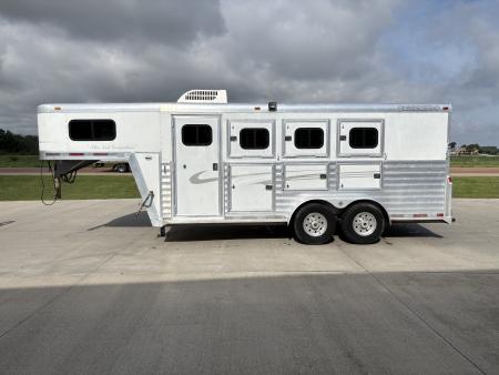 Used 2003 Bloomer 3 Horse Trailer