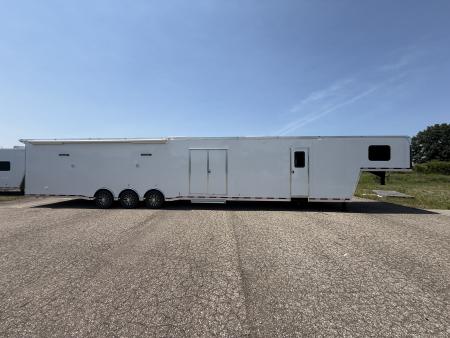 New 2026 Vintage Trailers 8.5x52 Sportsman Unlimited Living Quarters Race Trailer