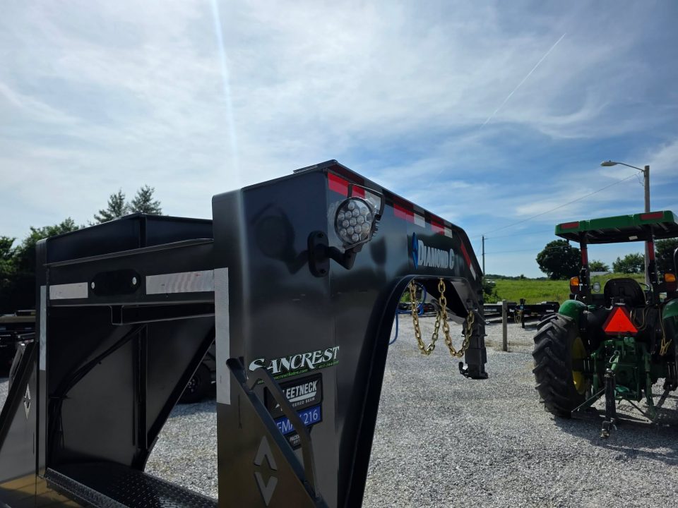New 2026 Diamond C 40K FMAX216 TANDEM DUAL GN PACESETTER HYDROTAIL W/ BLACKWOOD RUNNERS/ HYDRO JACKS/ RATCHET RAIL/ AIR RIDE/ 102X40 Flatbed Trailer