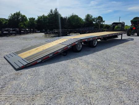 New 2026 Diamond C 40K FMAX216 TANDEM DUAL GN PACESETTER HYDROTAIL W/ BLACKWOOD RUNNERS/ HYDRO JACKS/ RATCHET RAIL/ AIR RIDE/ 102X40 Flatbed Trailer