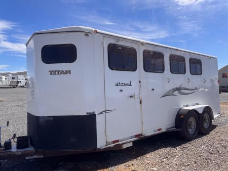 Used 2006 Titan Trailer 4H BP Horse Trailer