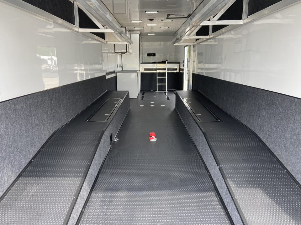 New United USHGN-8.540 Racing Trailer