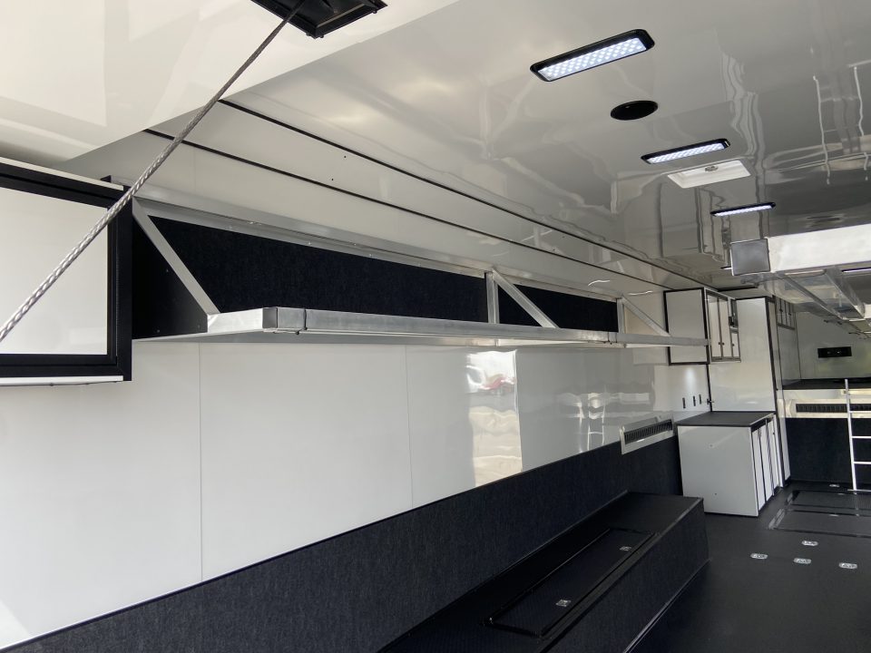 New United USHGN-8.540 Racing Trailer