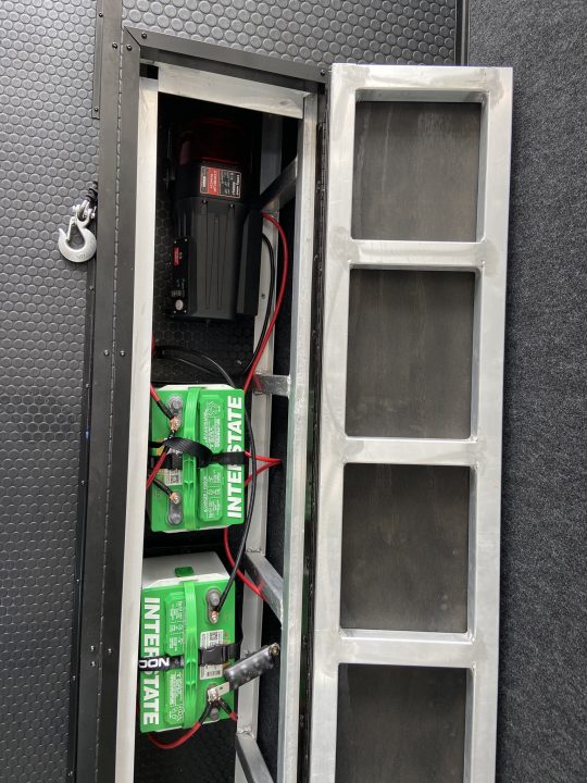New United USHGN-8.540 Racing Trailer