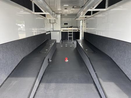 New United USHGN-8.540 Racing Trailer