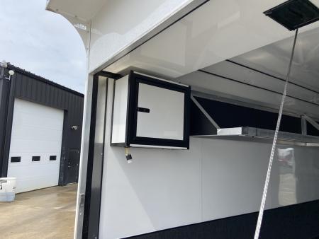 New United USHGN-8.540 Racing Trailer