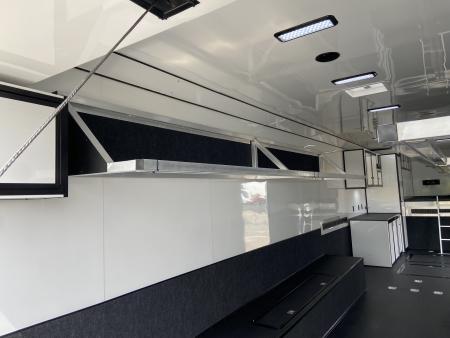 New United USHGN-8.540 Racing Trailer