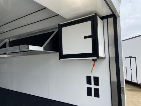 New United USHGN-8.540 Racing Trailer