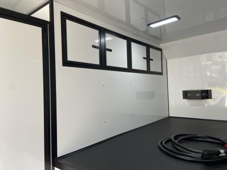 New United USHGN-8.540 Racing Trailer
