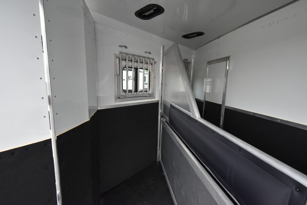 Used 2022 Lakota 7209 Charger Horse Trailer