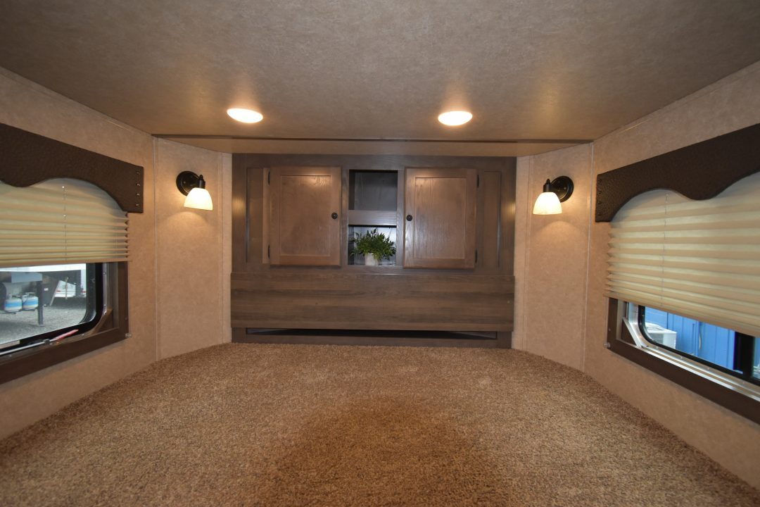 Used 2022 Lakota 7209 Charger Horse Trailer