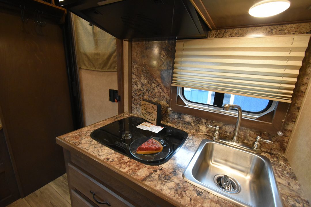 Used 2022 Lakota 7209 Charger Horse Trailer