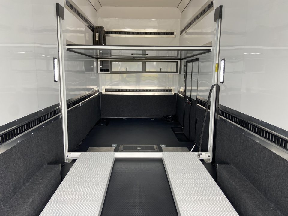 New United USH-8.532 Stacker