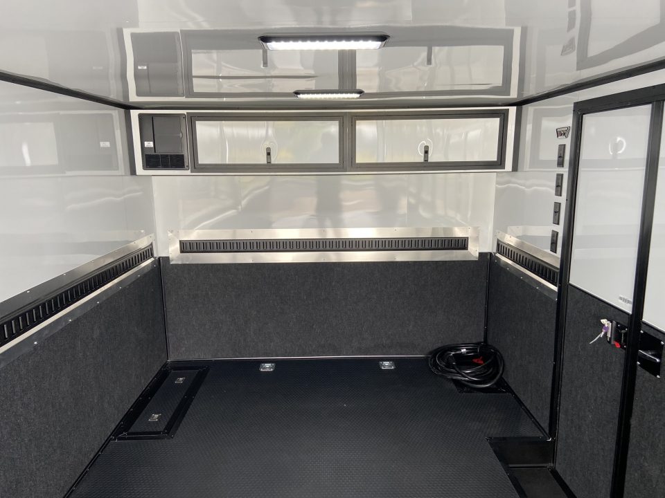 New United USH-8.532 Stacker