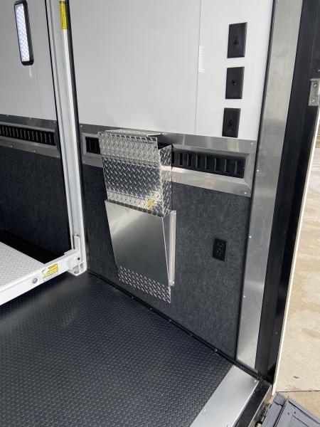 New United USH-8.532 Stacker