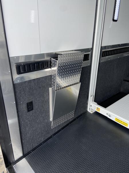 New United USH-8.532 Stacker