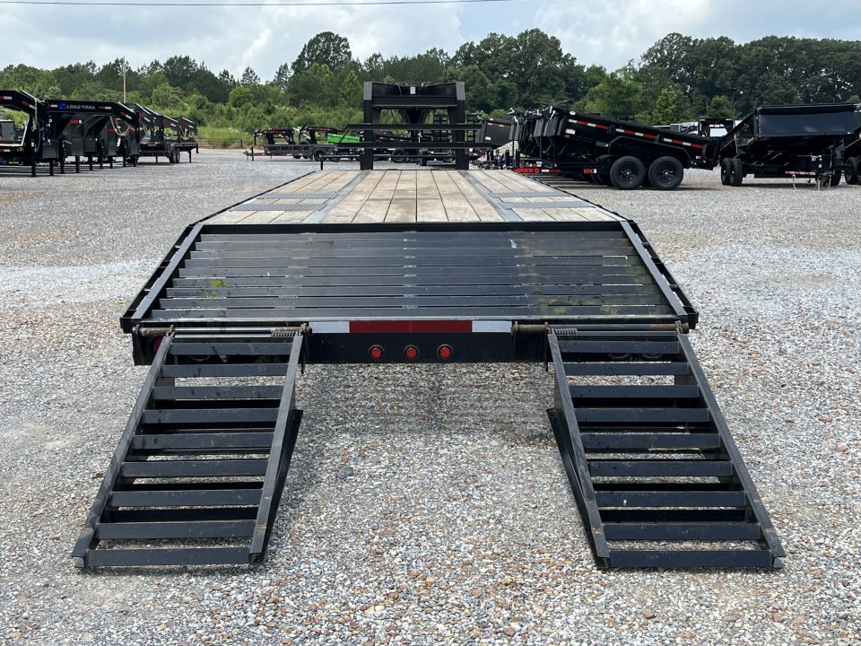 Used 2021 Elite 102"X32' 22.5K GVWR Gooseneck Flatbed Trailer