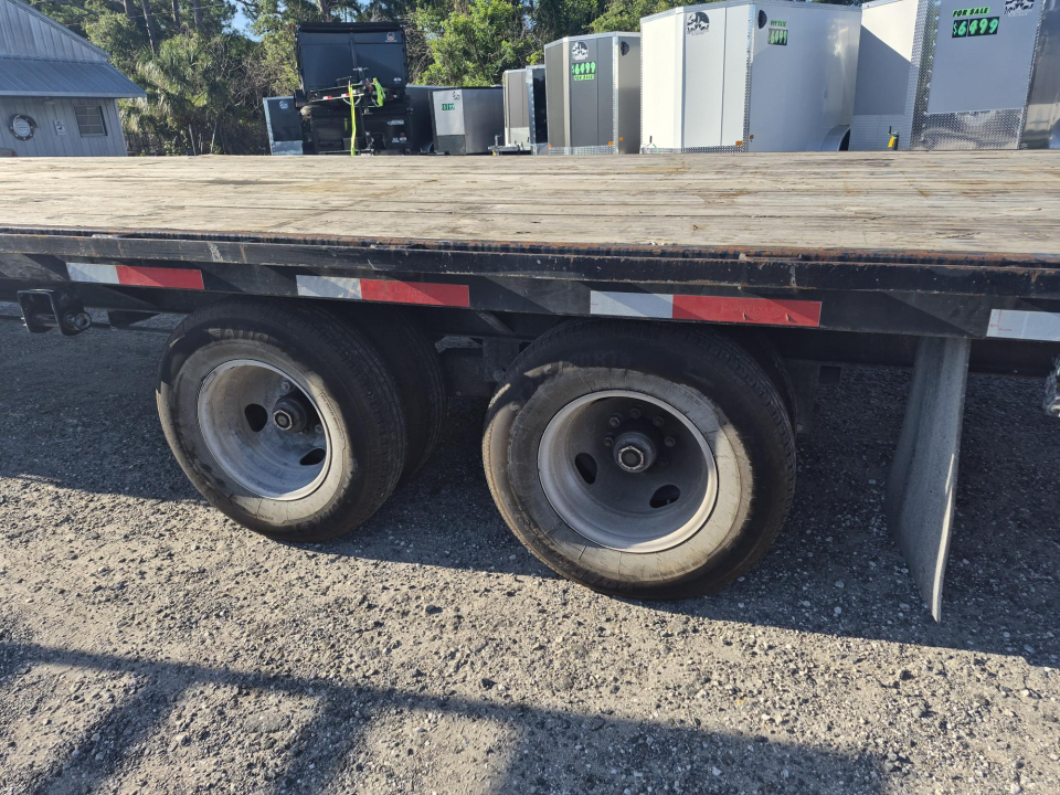 Consignment 40 Ft Gooseneck Trailer with Mega Ramps | 25,900 GVWR | Heavy Duty Equipment Hauler