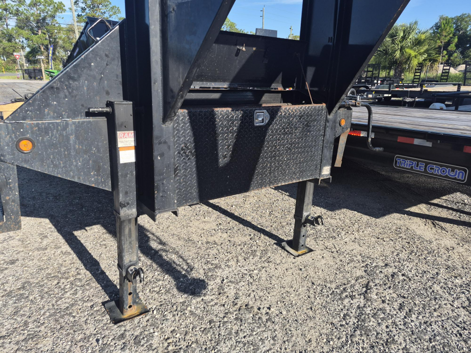 Consignment 40 Ft Gooseneck Trailer with Mega Ramps | 25,900 GVWR | Heavy Duty Equipment Hauler